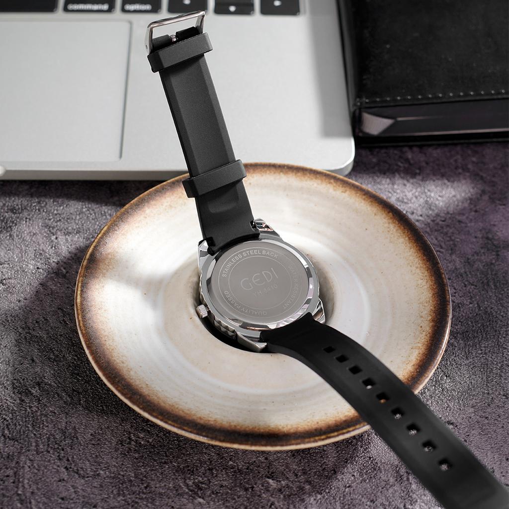 Unisex Sports Silicone Man Watch Simple high-end feel Black Waterproof Student Watches Women's Fashion Quartz Clock Wristwatches