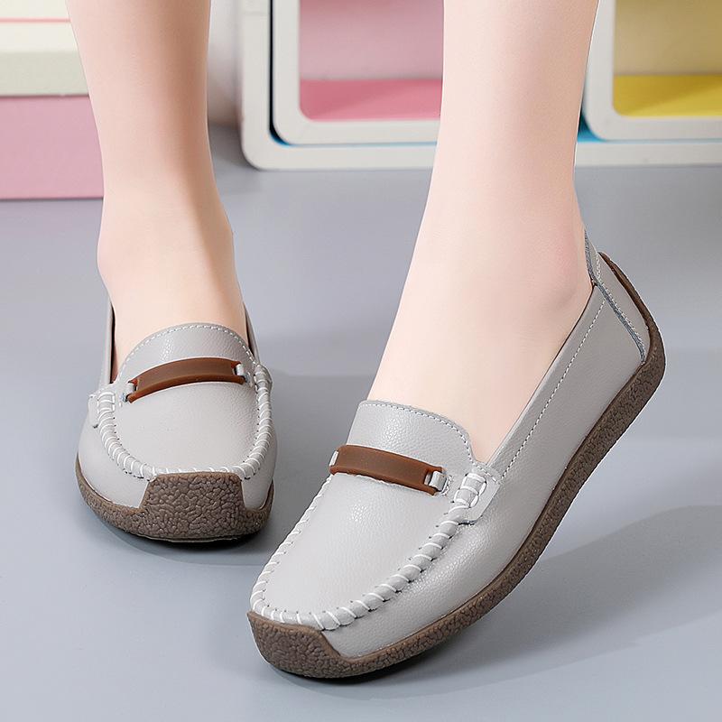 Single Shoes Women's New Lazy Light and Not Tired Feet Beef Tendons Non-slip Flat Bottom Mother Shoes Spring and Autumn Shoes