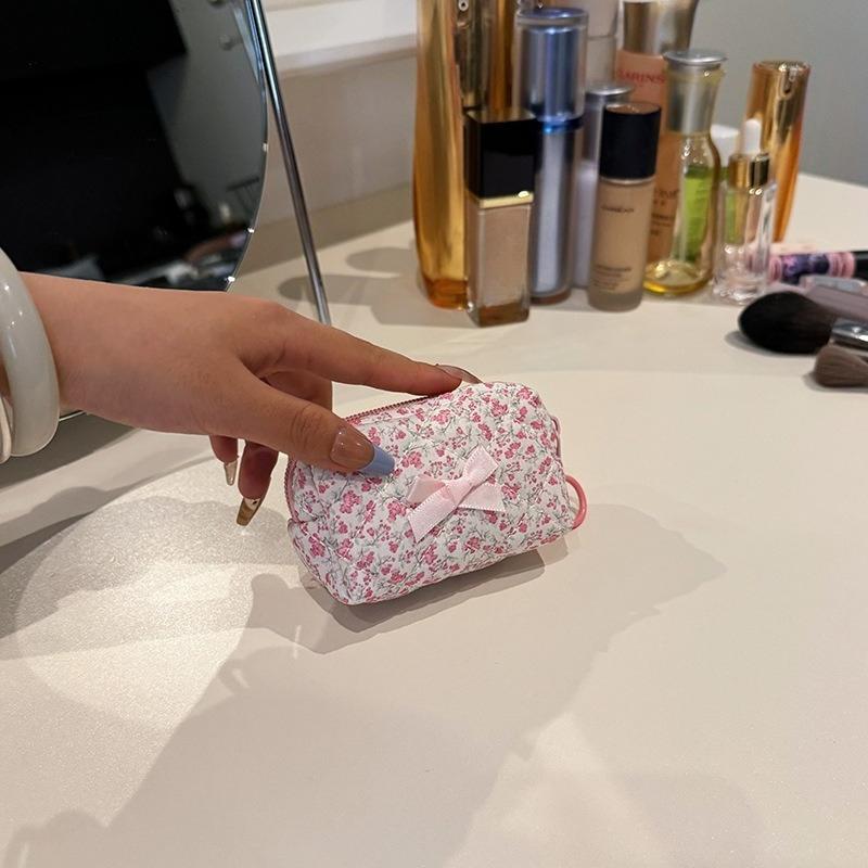 Ins Fashion Sweet Floral Makeup Bag for Girl Cute Print Flower Bow Cosmetic Bags Small Cute Lipstick Cable Earphone Storage Bag