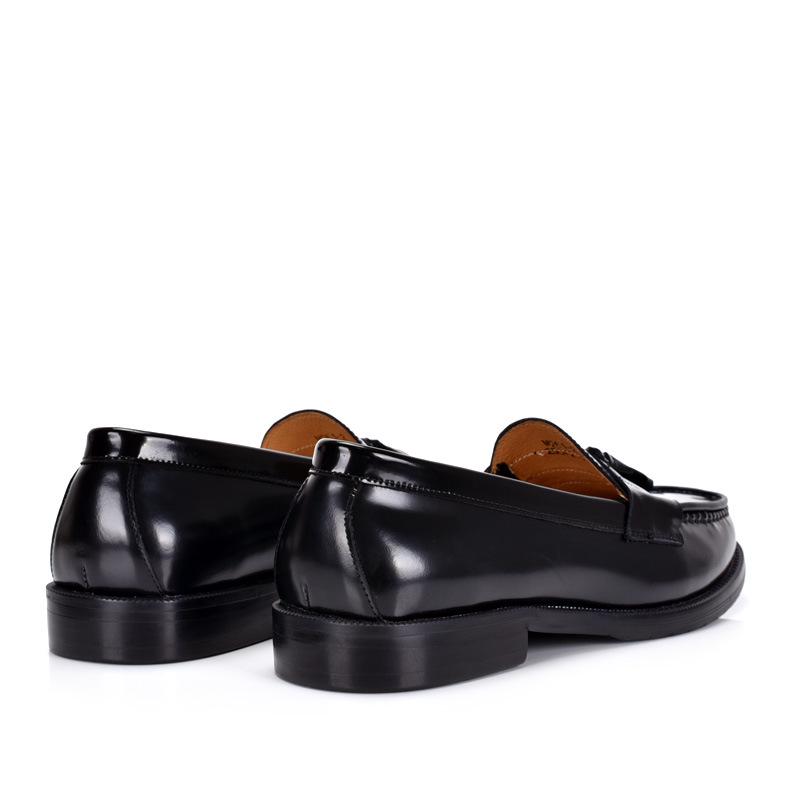 Herren-Loafer im britischen Stil mit Quasten: Modische Slipper aus Lackleder für Business Casual und formelle Anlässe