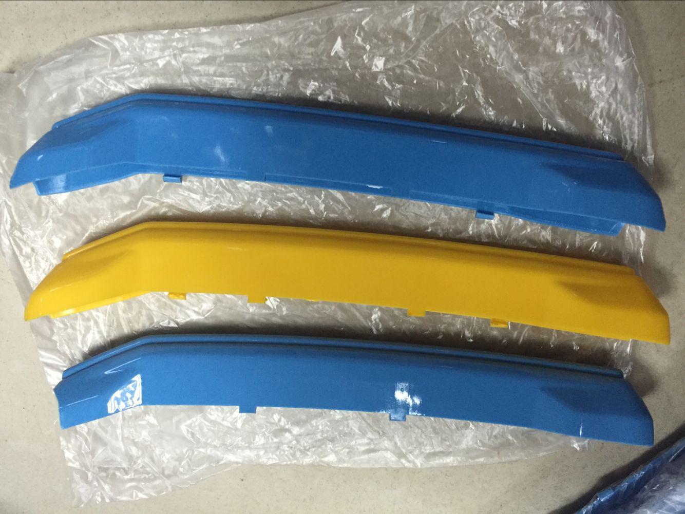 

Трехцветная накладная центральная решетка для Volvo XC60 XC90 S90