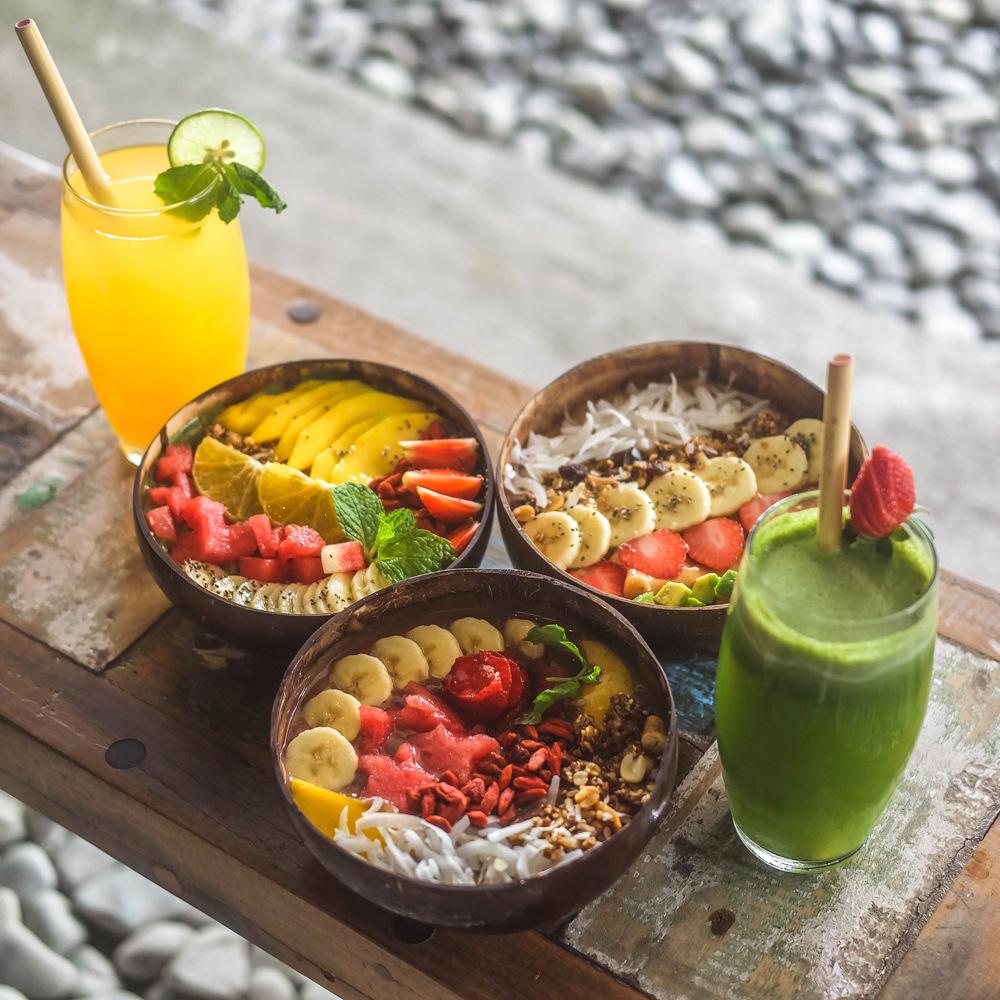 Natural Coconut Bowl Set: Coconut Shell Bowl with Coconut Wood Spoon and Fork for Fruit, Smoothies, and Salads