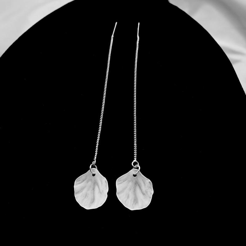 

Acrylic Matte White Petal Long Gold Copper Color Chain Tassel Drop Earring Female Simple Flower Ear Zircon Christmas Girl Gift