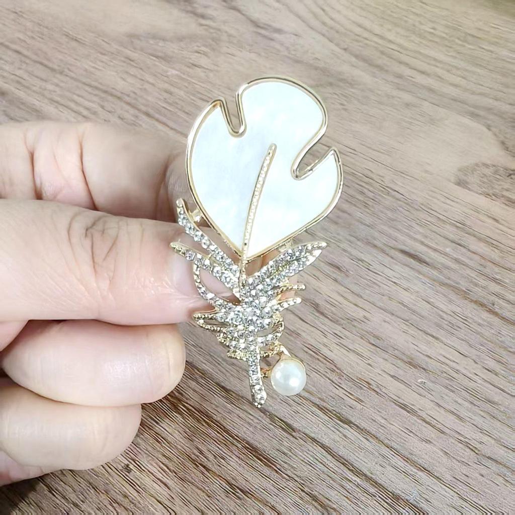 High-End Pearl & Rhinestone Butterfly Brooch for Women's Fashion Suits and Scarves