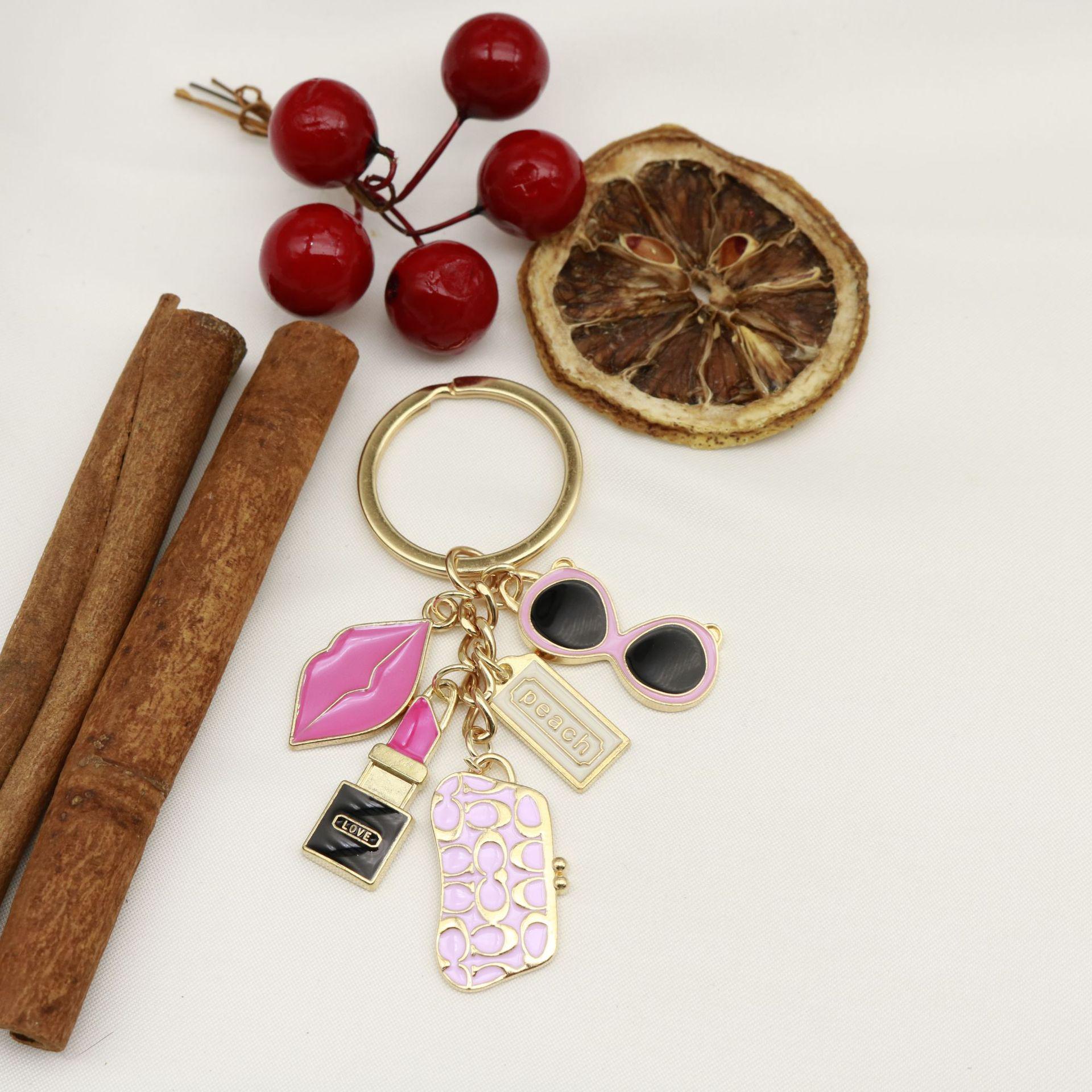 Fashionable Red Lips Pendant Keychain Enamel Lipstick Sunglasses Lady Bag Decoration Gift золотой