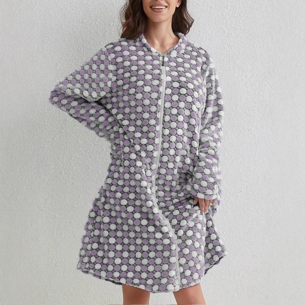 Neformální a pohodlná flanelová noční košile s otevřeným hrudníkem, domácí župan s kruhovým vzorem