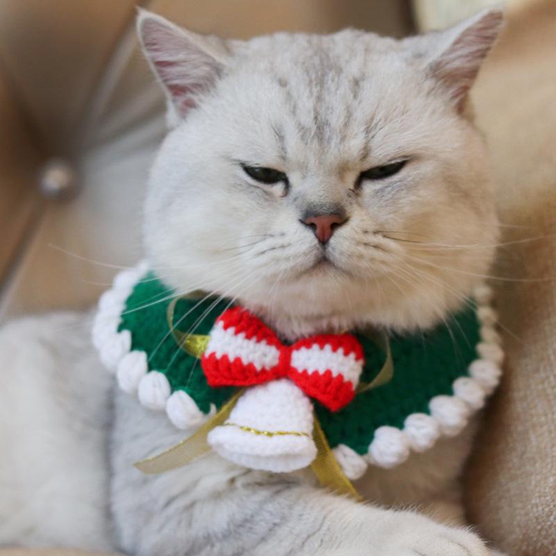 Festive Santa Claus Wool Knitted Pet Collar with Bells and Reindeer Scarf for Cats and Dogs