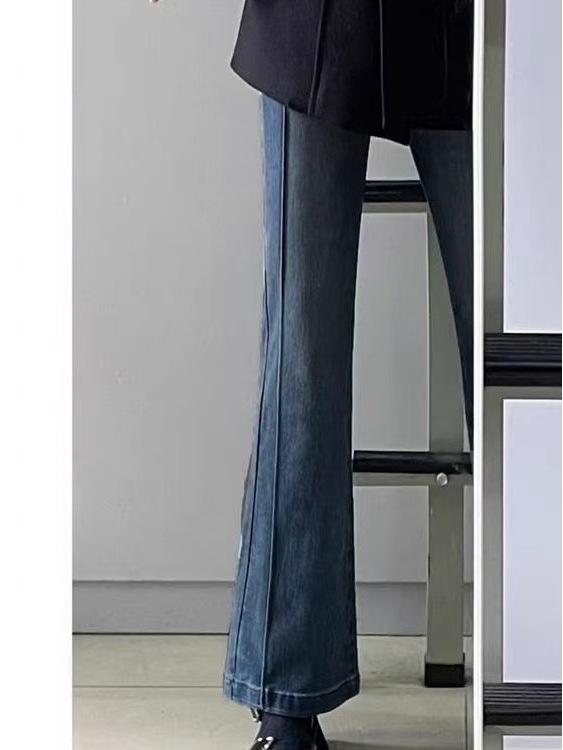 Autumn/Winter High Waist Plus Size Velvet Flare Jeans for Pear-Shaped Women