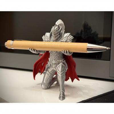 3D Printed Kneeling Pen Holder Desktop Storage for Desk