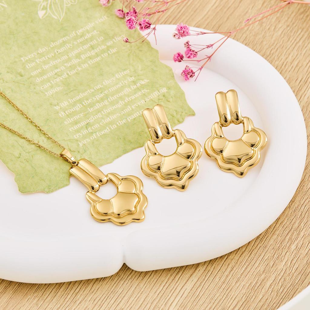 Exquisite Irregular Geometric Pattern Necklace & Earrings Set