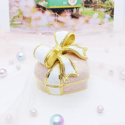 Boîte à bijoux Cloisonné: Rangement pour bagues et colliers avec ornements artisanaux en alliage