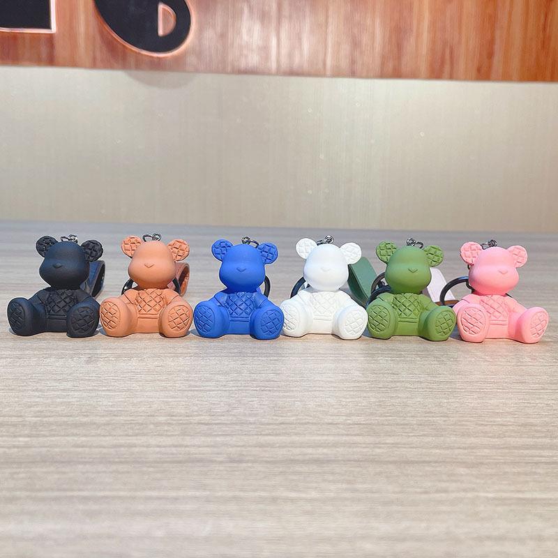 Neuer Süßer Schlüsselanhänger Anhänger Krawattenbär Anhänger für Damen Herren Tasche Autoschlüsselanhänger Flüssiger Bär Feine Schmuck Accessoires Paar Kinder Mädchen Geschenk