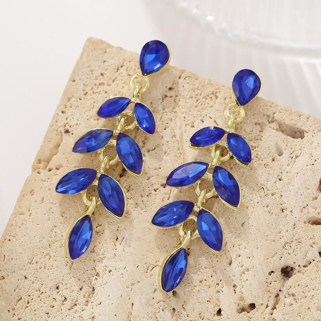Alloy Leaf Pendant Long Earrings With Fashionable Design For Womens Party And Wedding