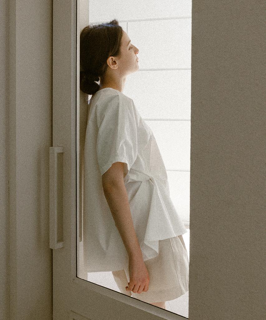 Noing Twist Blouse (White)