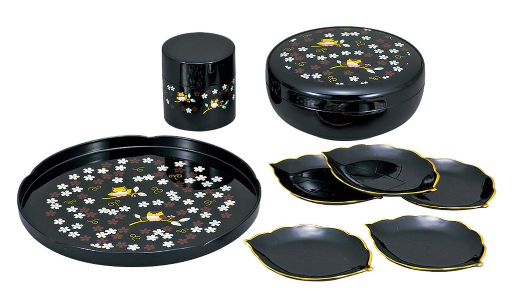 Yamanaka Lacquer Fukufuku Sakura Design Cake Dishes Set with Round Tray M14903-6