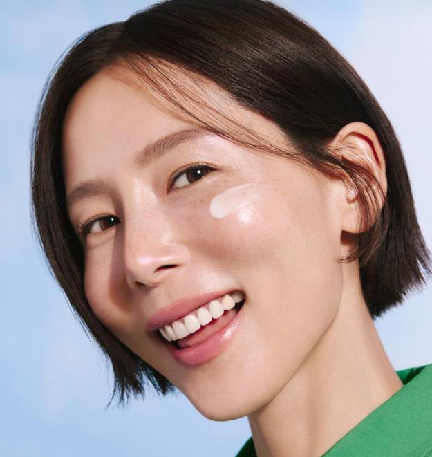 Innisfree Green Tea Moisture Sun Serum SPF | 50ml | Hydrating & Soothing UV Defense
