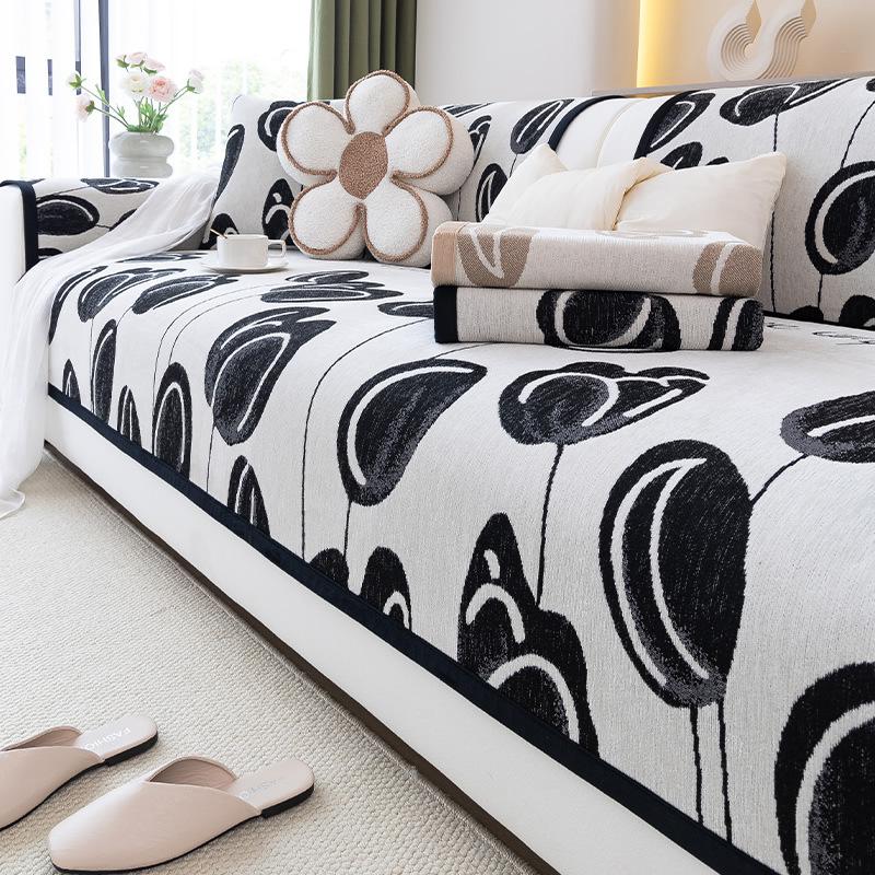 

Chenille Four Seasons Universal Nordic Style Light Luxury Fabric Sofa Cover Retro Multi Functional Anti Slip Sofa Cover Mat 45x45cm