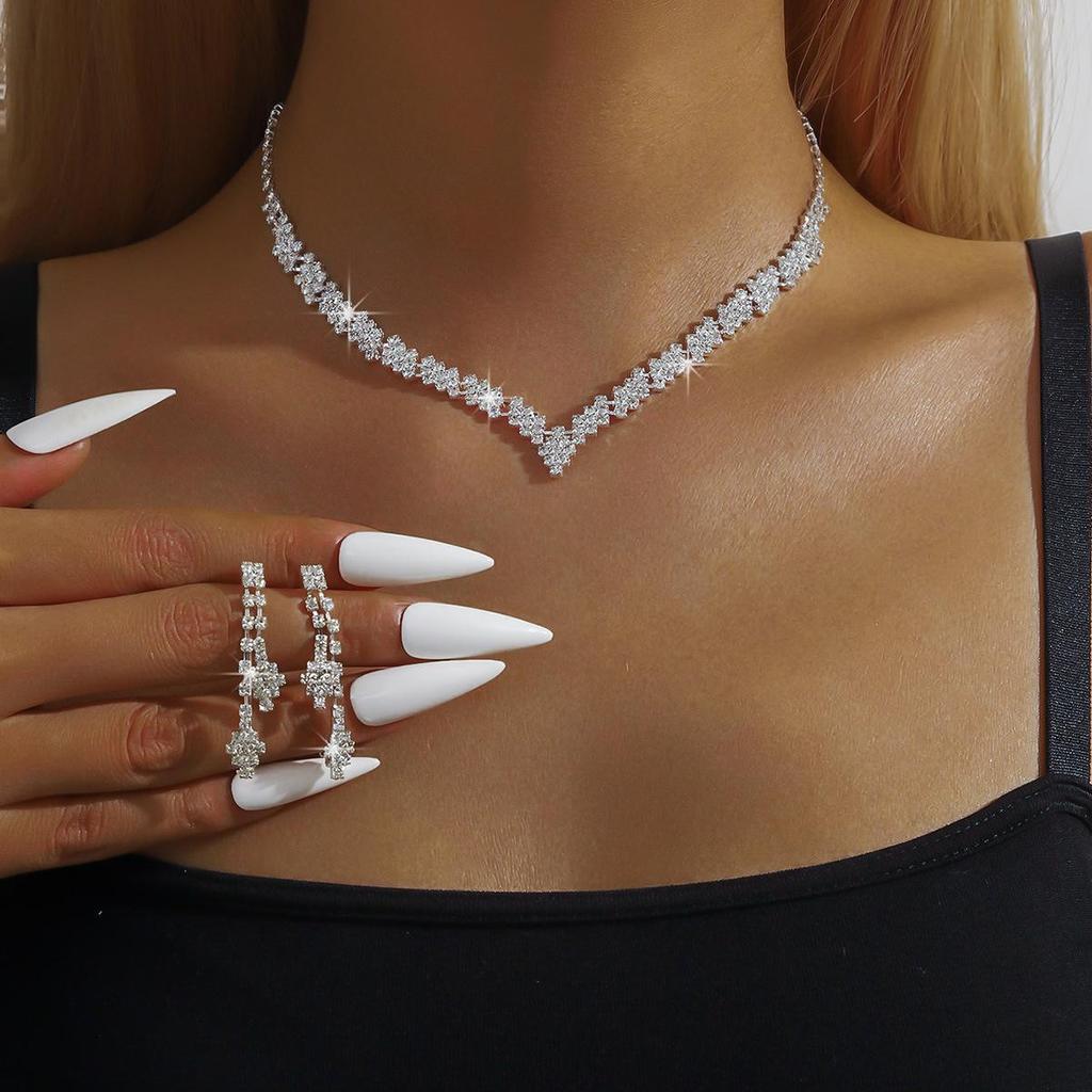 Elegant Bridal Jewelry Set: Stunning Diamond Earrings & Necklace for Weddings