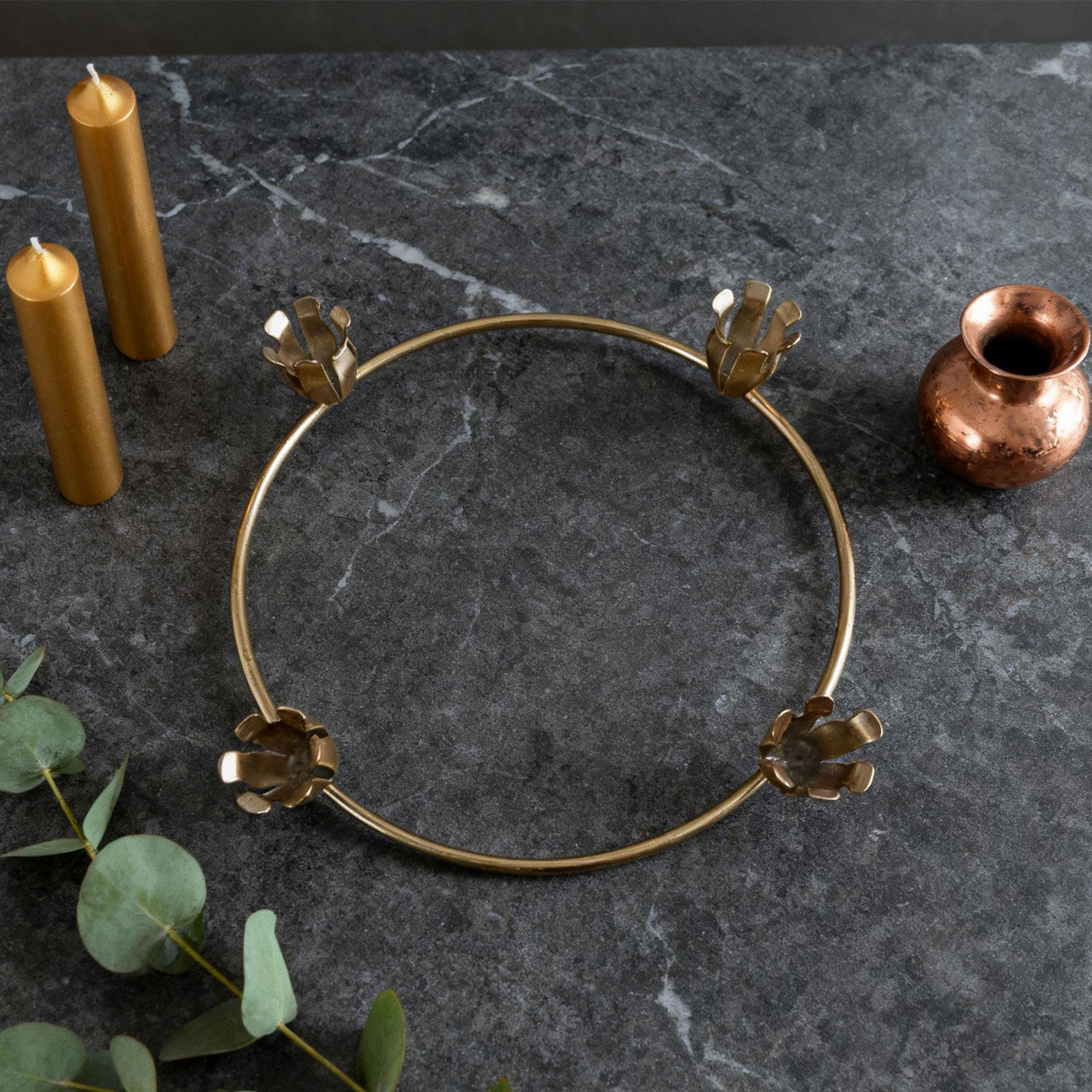 

Round Taper Candle Holder Christmas Advent Wreath Candlestick Decorations for 4 Candle Holder