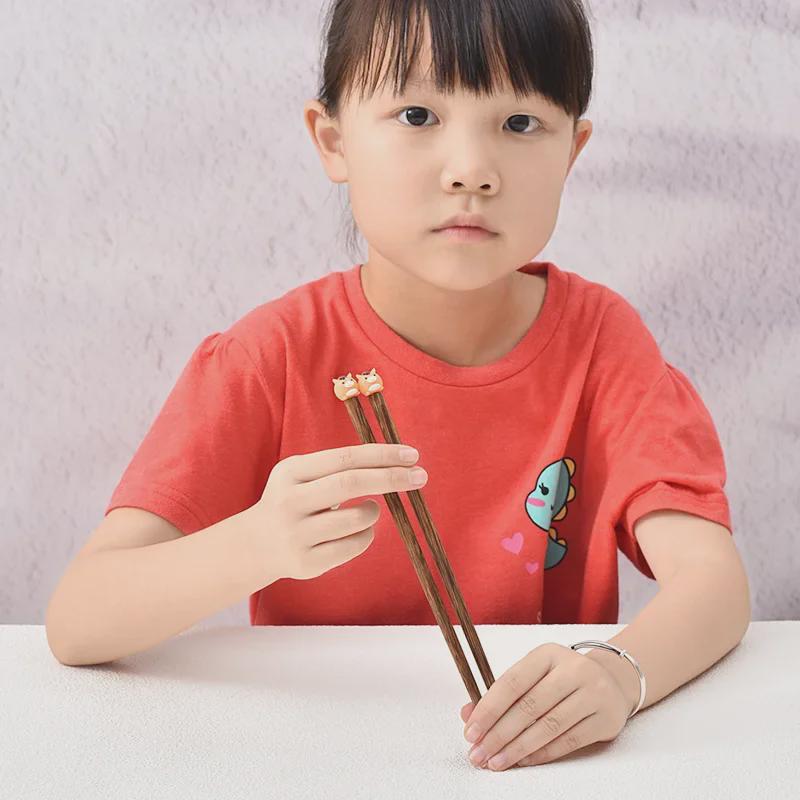 21cm Cartoon Chicken Wing Wood Chopsticks for Primary Students - Non-Toxic, Paint & Wax-Free, Perfect for Learning.