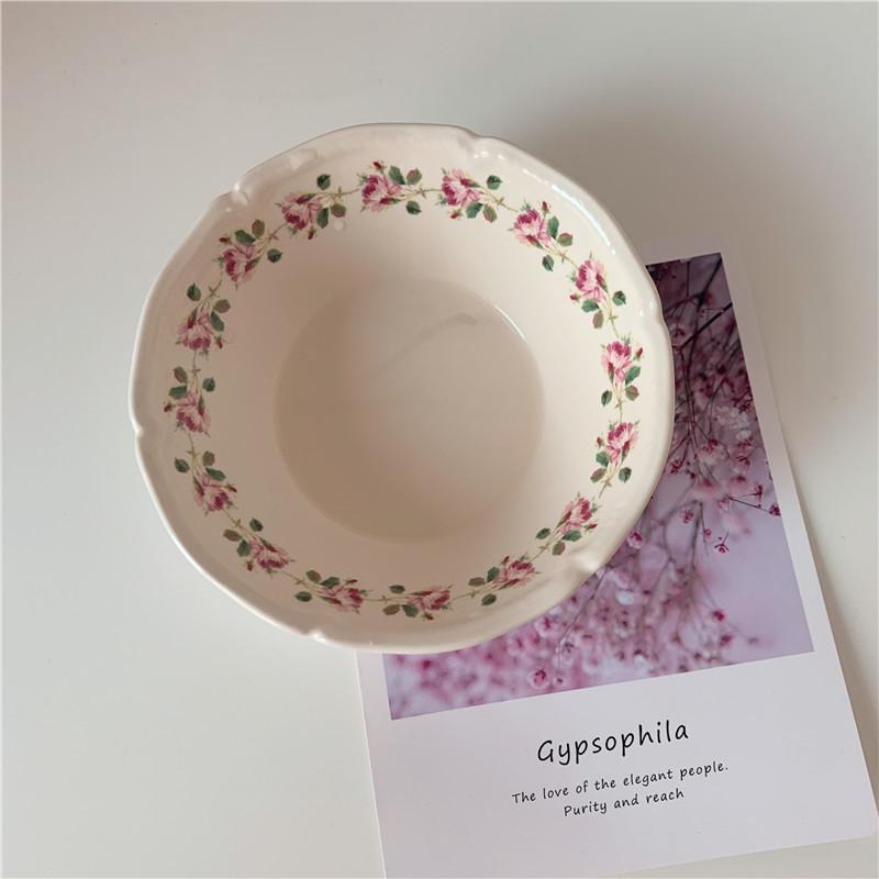 

Новая французская ретро-тарелка с небольшим цветочным рельефом, керамическая тарелка для пасты в западном стиле, миска для йогурта, десертное блюдо для сервировки