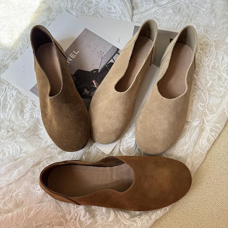 Retro Grandma Shoes Women's 2025 Spring and Summer New Flat-bottomed Soft-soled Lazy One-pedal Doudou Shoes Single Shoes with Skirts