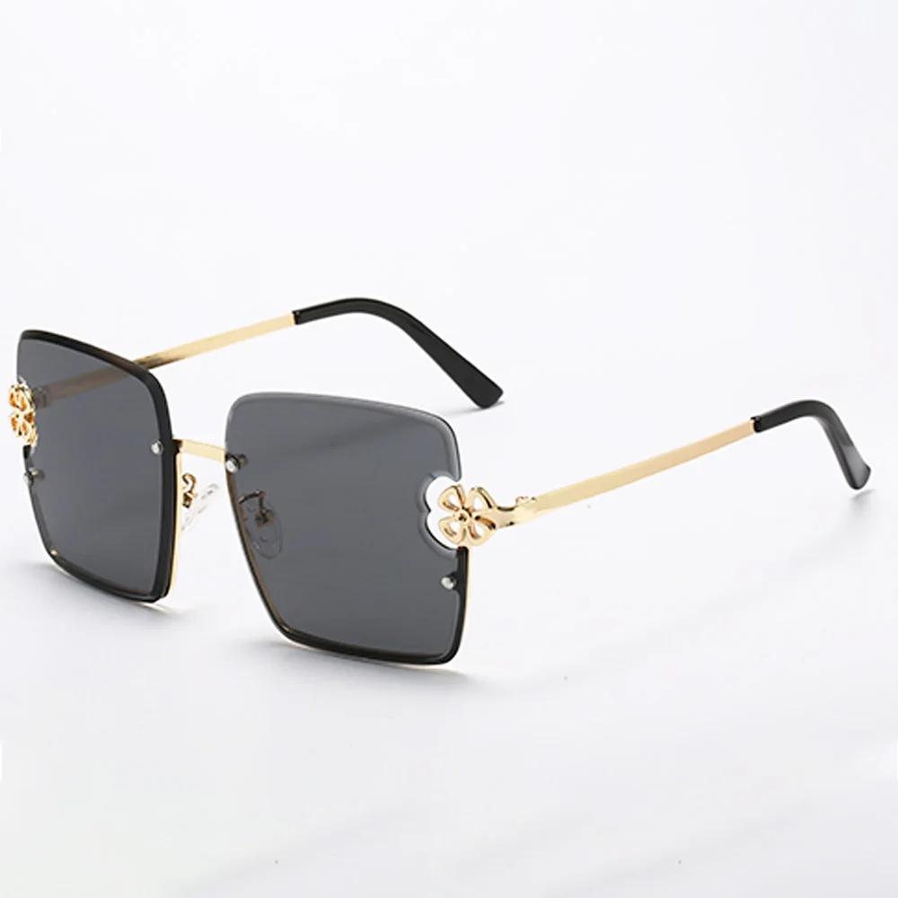 Retro Women Hollowed Flower Sunglasses Large Square Fashion Glasses Anti Glare UV Protection Stylish Accessories