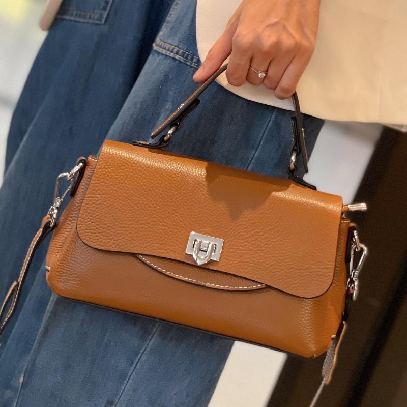 

Women s Leather Saddle Bag New European and American Fashion Cowhide Women s Bag Soft Leather Casual Versatile Messenger Bag Tide 26*10*14 коричневый