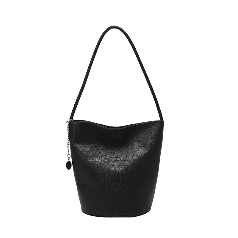 

Commuter tote bag women s versatile new fashionable largecapacity bucket messenger bag textured shoulder underarm bag чёрный