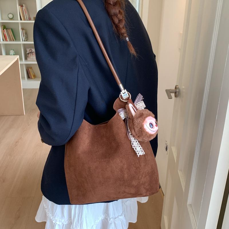 Autumn Retro High-end Underarm Bag, Bucket Bag, Large-capacity Single-shoulder Commuter Bag