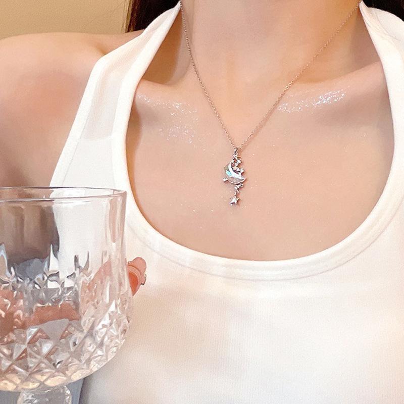 Cute Necklace for Best Friend and Simple and Girlfriend Birthday Gift Star River for Girls Collarbone Chain 1PC Light Luxury Unique