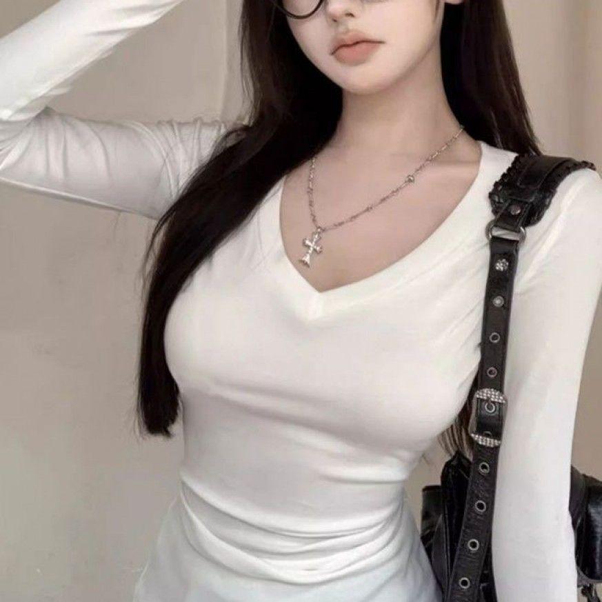 Women's Slim Fit V-Neck Long-Sleeve Solid T-Shirt, Autumn/Winter Korean Trendy Inner Wear.