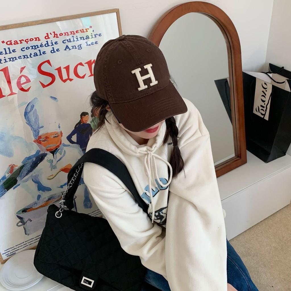 Classic Soft Design Top Baseball Cap For Men And Women Available In Multiple Colors