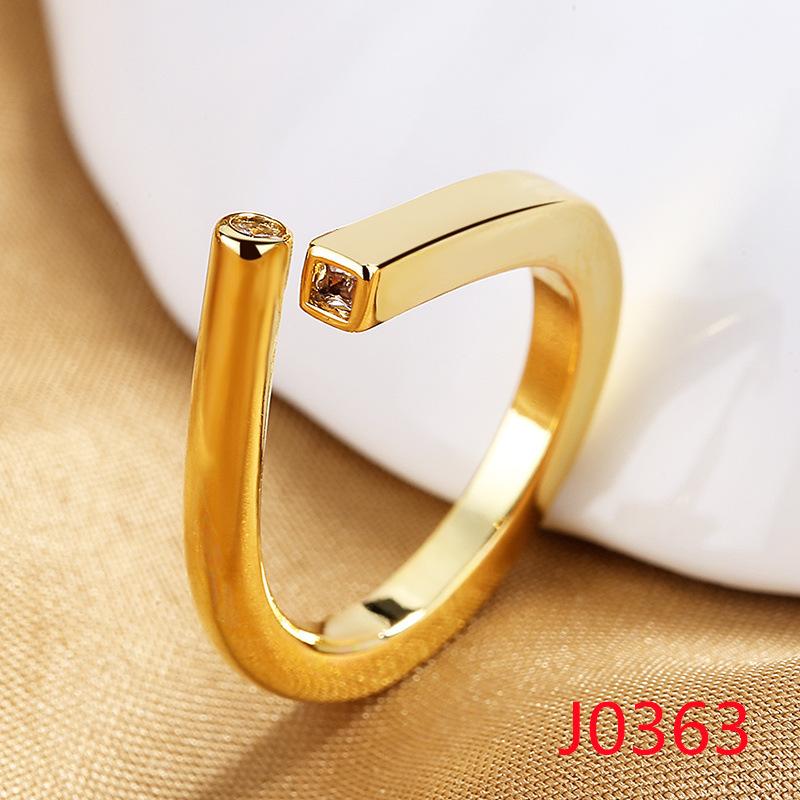 2026 18K Gold Plated Ring Women's Vintage Diamond Ins Simple French Light Luxury Index Finger Geometric Opening Irregular Ring Trend