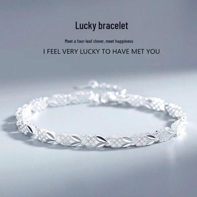 Bracciale alla moda con quadrifoglio: Lussuoso, Regolabile, Design Fatto a Mano, Regalo di Compleanno Perfetto per Lei
