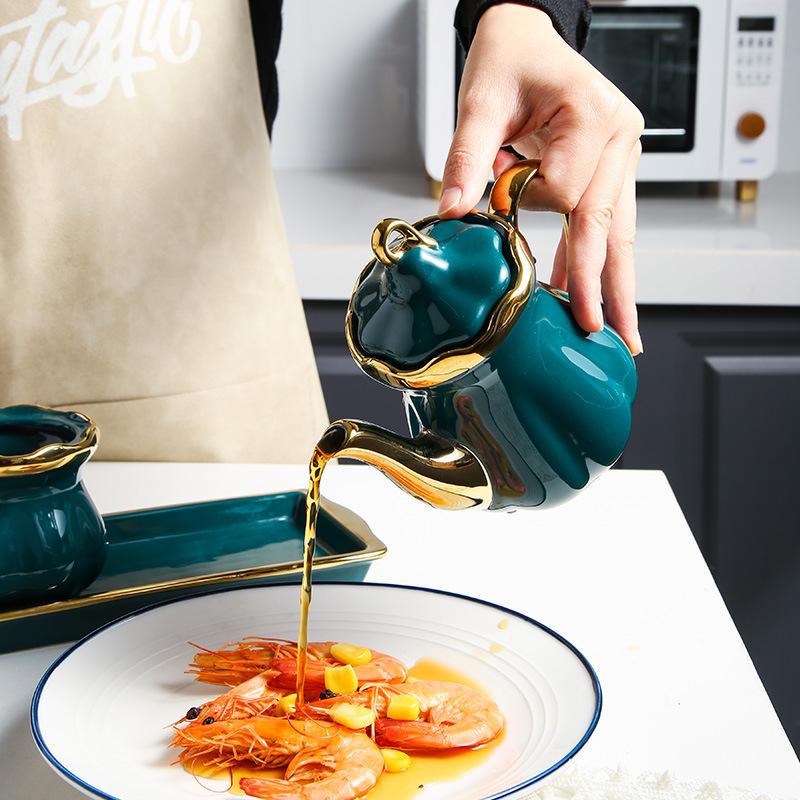 Luxury Gold Plated Porcelain Spice Jar with Tray Ceramic Necklace Chili Jar Kitchen Home Olive Oil Pot Kitchen Utensils Decor