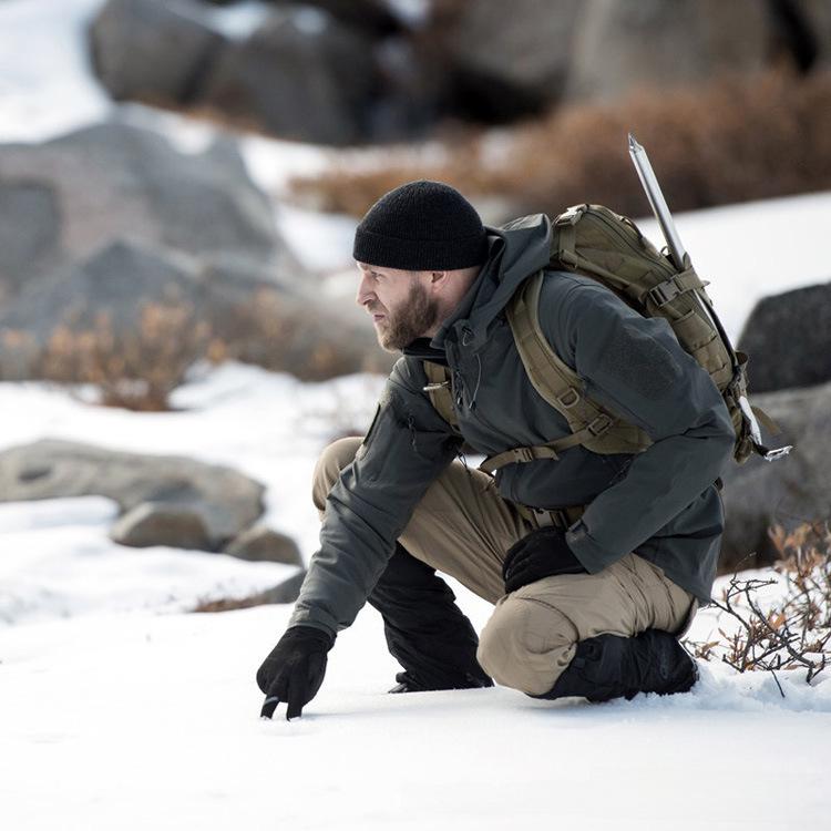 Men's 3-in-1 Tactical Soft Shell Jacket - Thickened, Windproof, Warm.