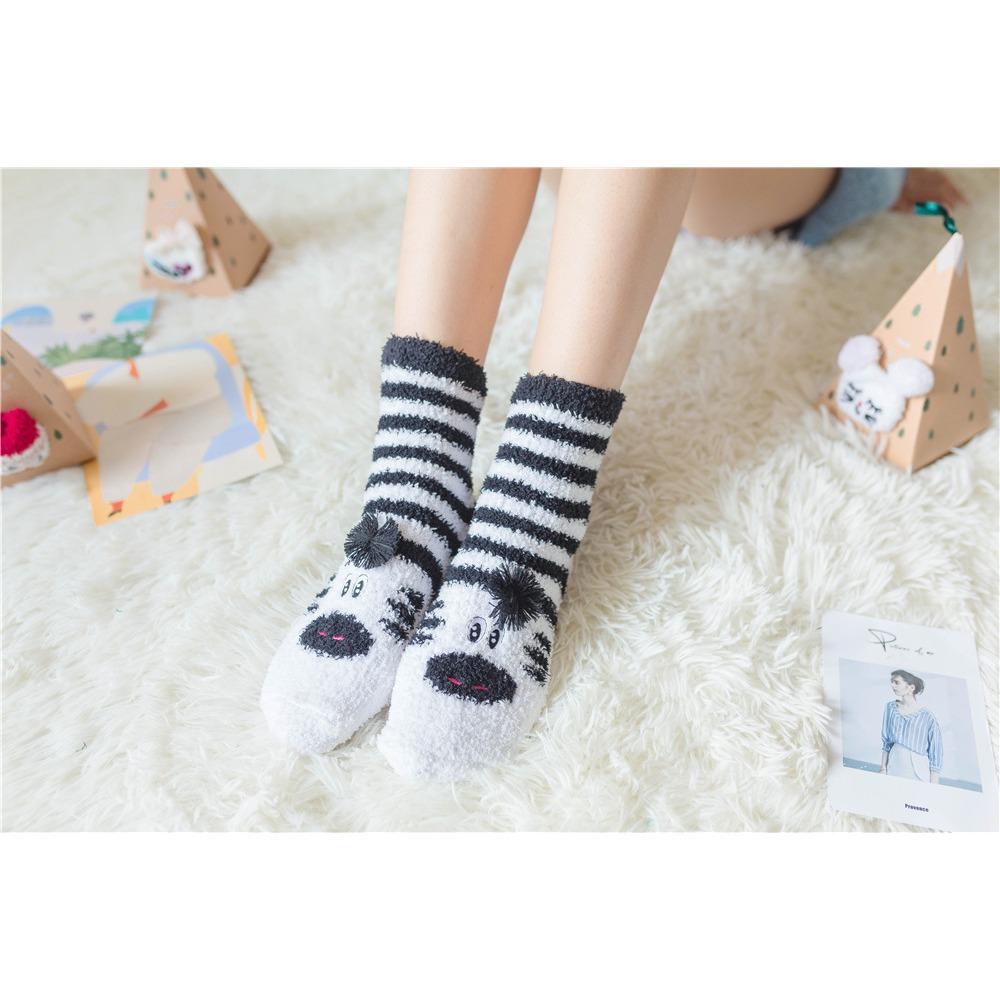 Fashionable Comfortable Warm Autumn Winter Plush Christmas Socks Fun Christmas Cartoon Prints Mid Tube Women's Socks