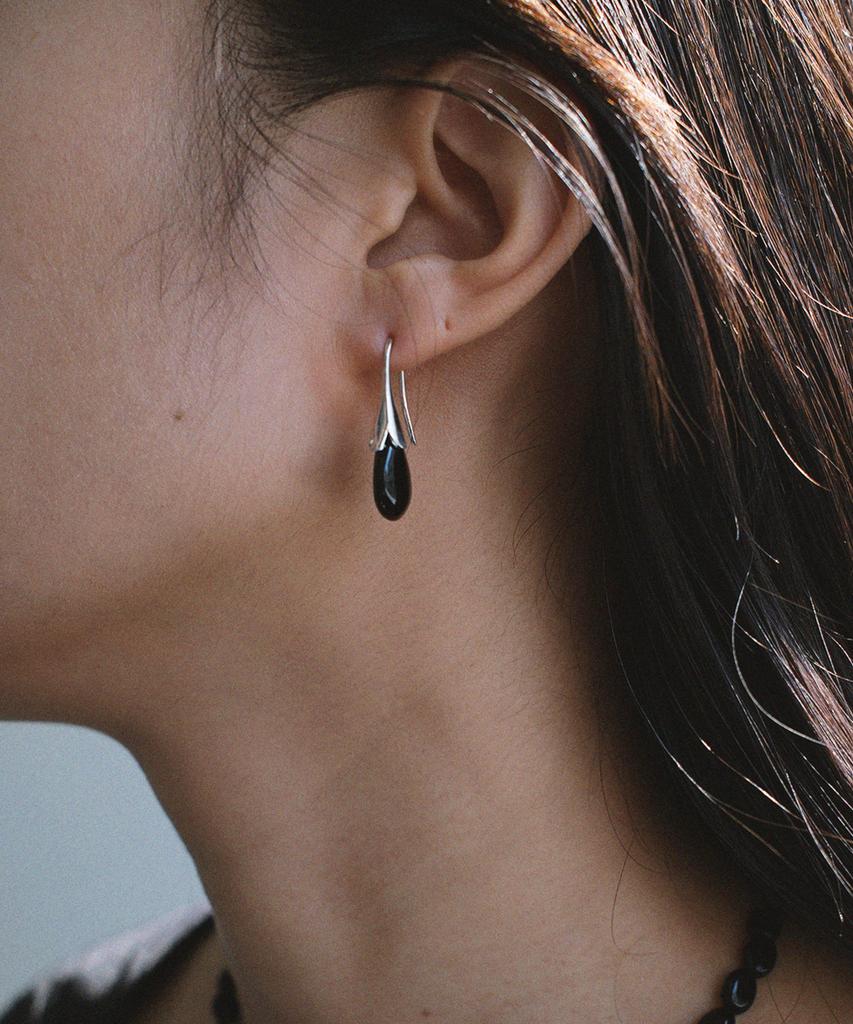 Marta 925 Silver. Pebble Earring_Blackbean