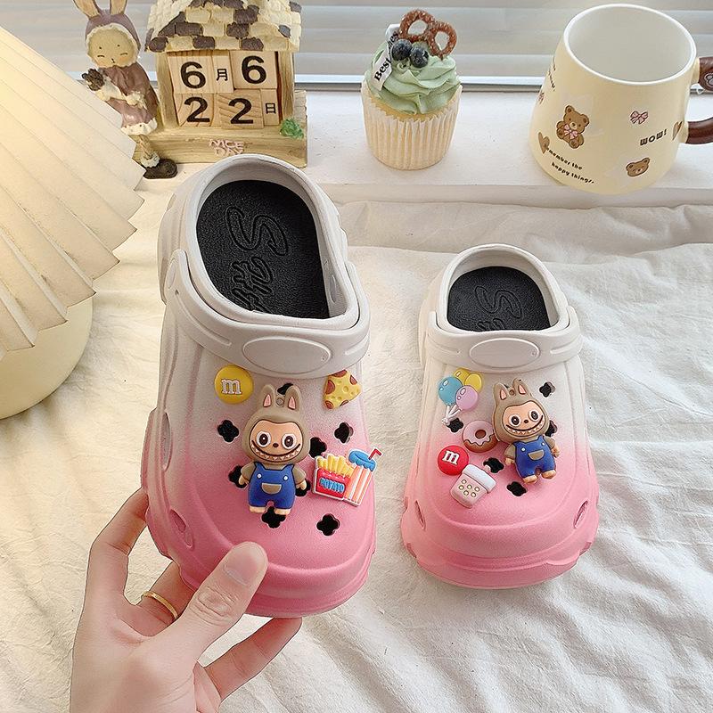Children's slippers fashion 2025 summer new cartoon cute baby children outdoor fashion anti-hole shoes
