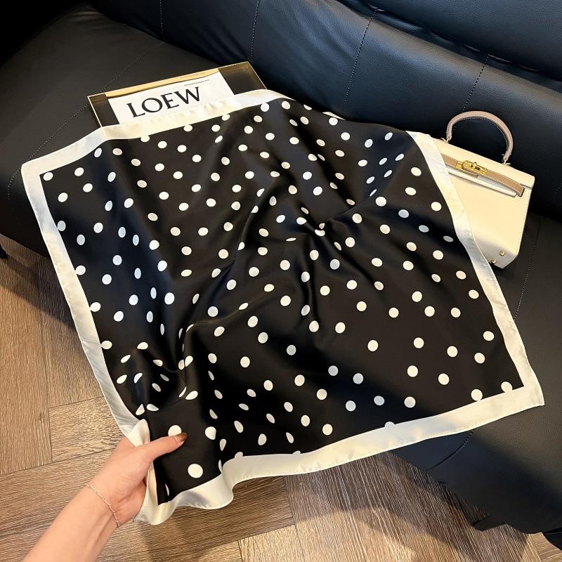 New silk scarf women's fashion versatile high-end small square scarf Korean version neck protection scarf spring and autumn retro scarf binding bag