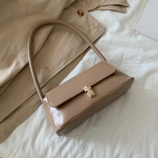 Kadın omuzdan askili çanta Pürüzsüz Su Geçirmez Suni Deri Düz Renk Taşınabilir Toka Kapatma Koltukaltı Çanta İşe gidip gelme Seyahat Arkadaş Çanta