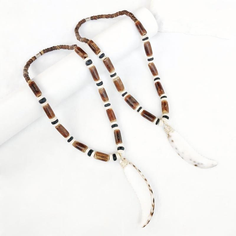 

Handmade Coconut Bead Beaded Neck Chain Hawaiian Wind Shell Necklace Summer Fresh Jewelry