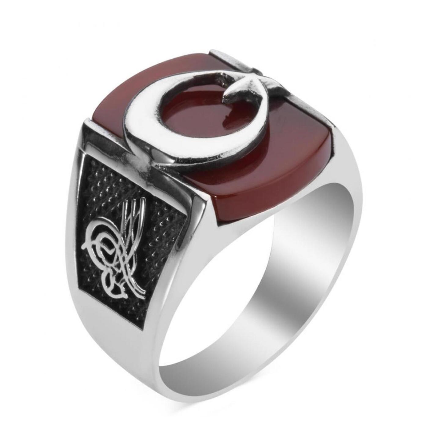 

Мотив Tugra Мужское кольцо из стерлингового серебра с бордовым красным агатом и звездой и полумесяцем