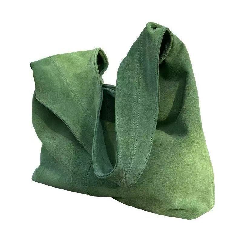 

Single Shoulder Large Capacity Green Water Bucket Bag for Women, High-end, Atmospheric and Versatile Commuting Armpit Bag зелёный