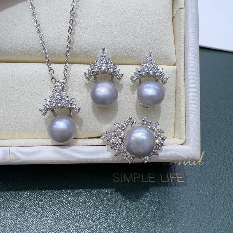 Luxurious Freshwater Pearl Ice & Snow Set: Textured, Niche, Versatile Fashion.
