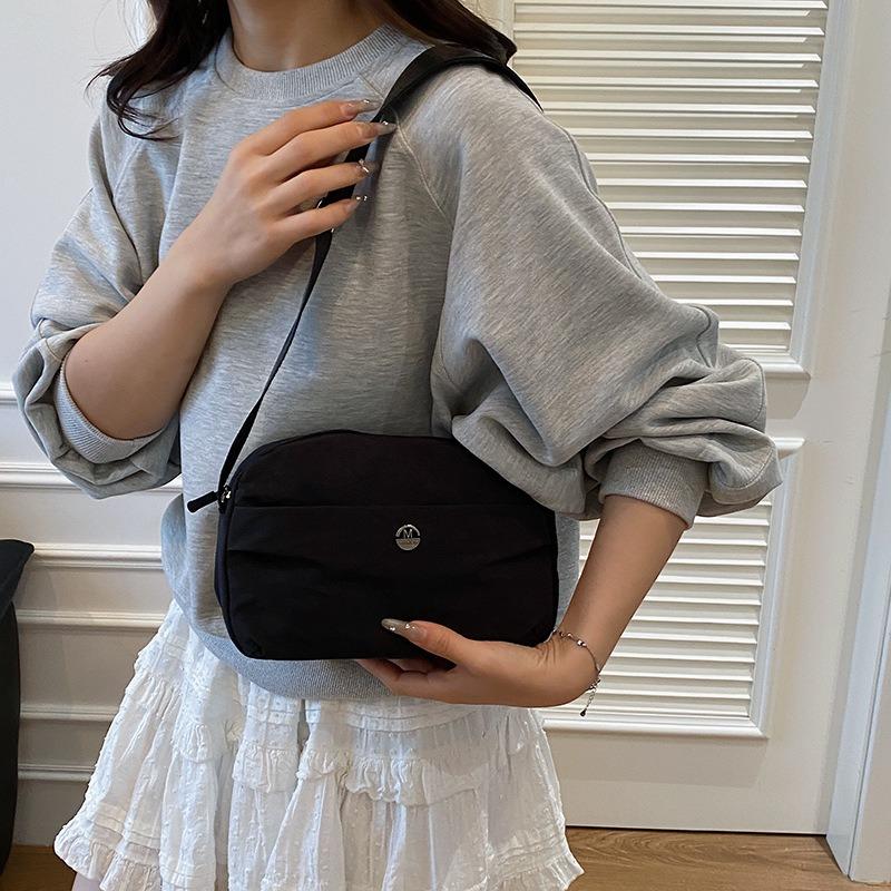 Solid Color Casual Going Out Men and Women Lightweight Storage Wide Shoulder Strap Versatile Simple Shoulder Messenger Bag Portable Tote Cloth Bag