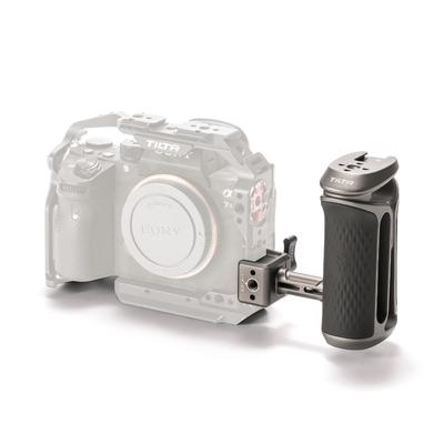 Alça Lateral TILTA Xeno com Receptor NATO para Gaiola de Câmera ou Trilho NATO Cinza Titânio TA-XSH3-TG