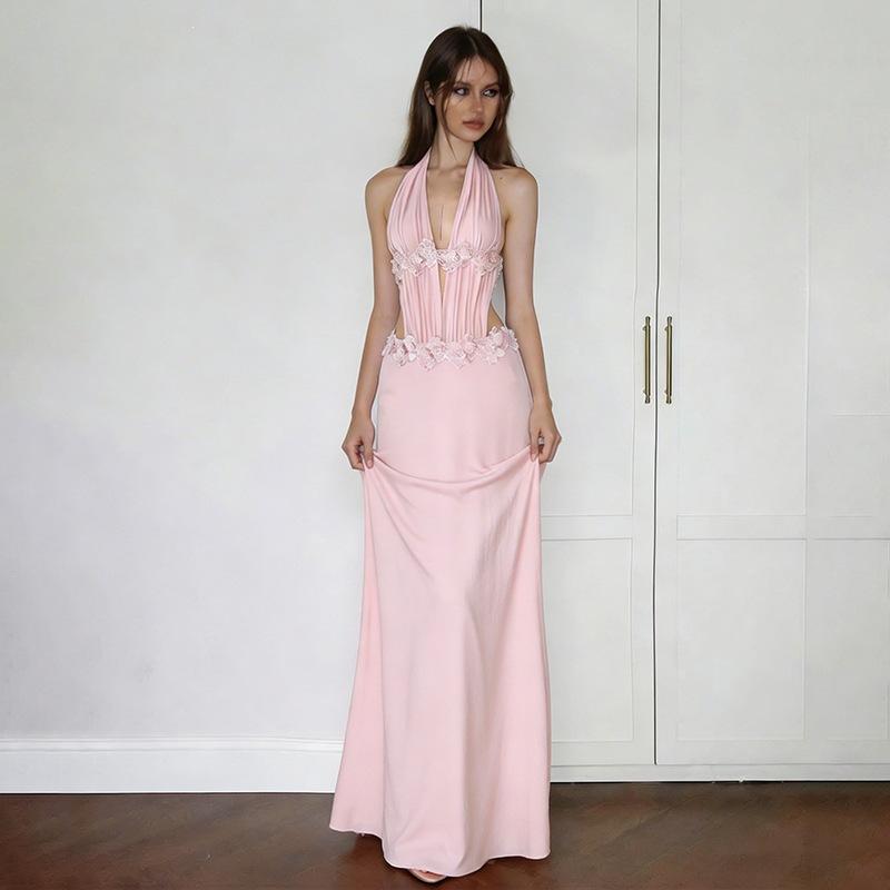 2026 European and American spring new temperament elegant personality fashion casual neck V-neck holiday dress