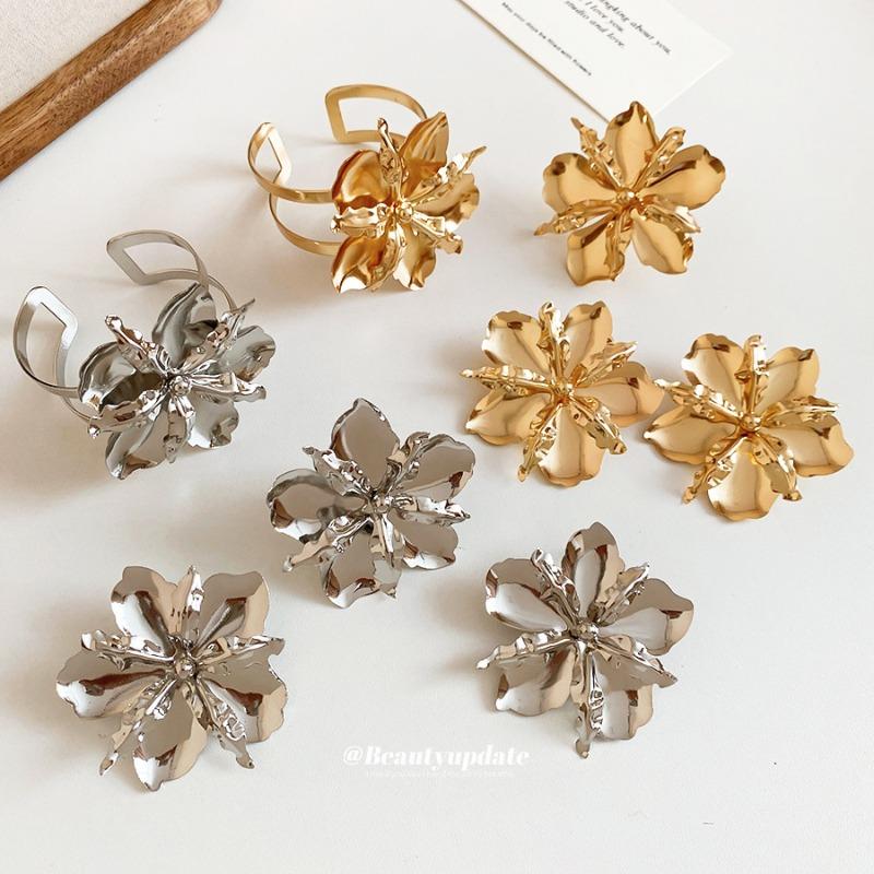 Metal smooth flower opening ring stud earrings bracelet set temperament light luxury high sense exaggerated jewelry women